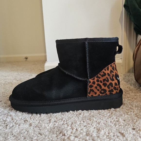 Kookaburra By UGG NWOB Suede Fur Womens Boots "Black and Cheetah Print" Size 5 - Picture 3 of 9